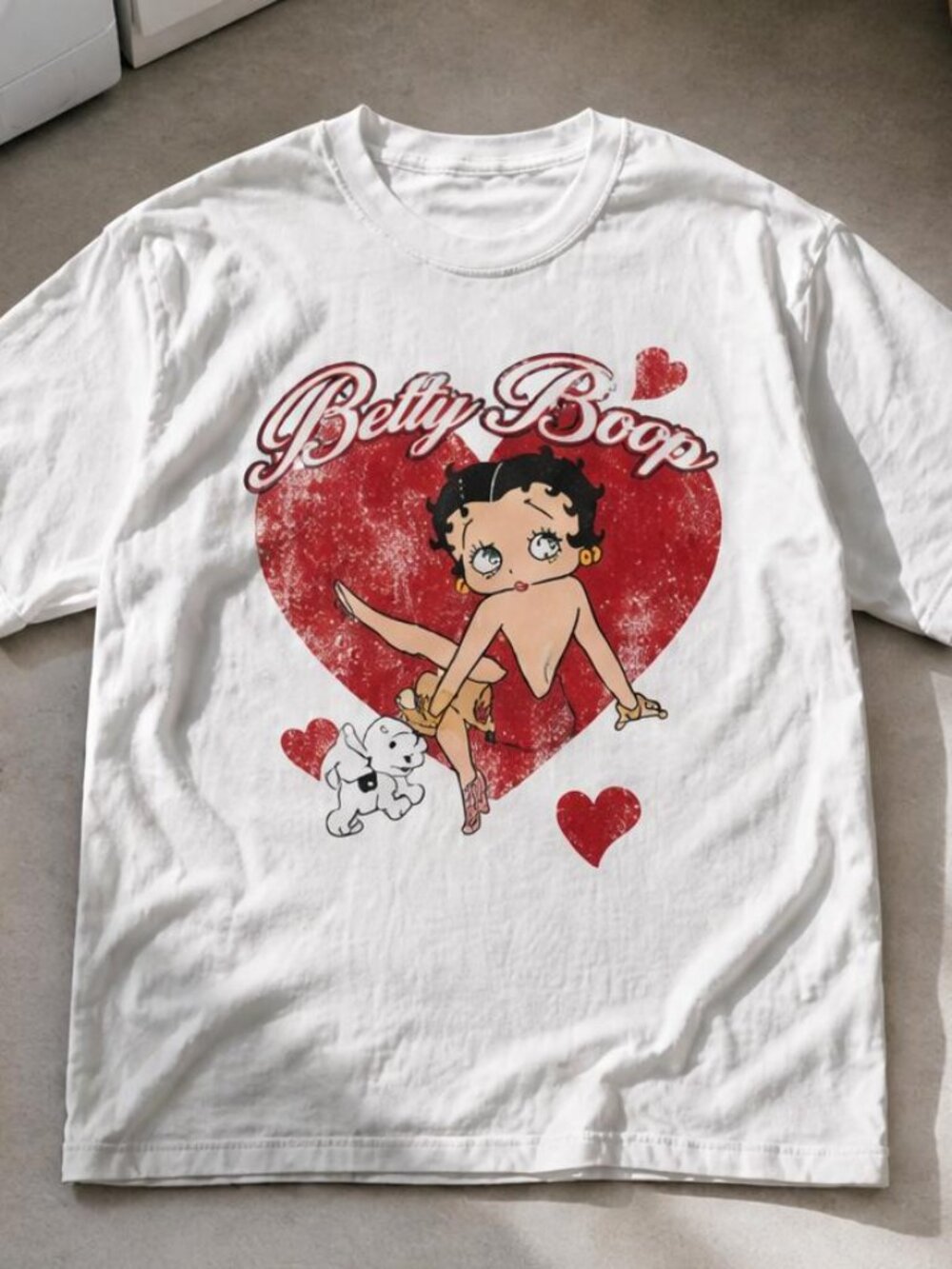 Betty Heart Graphic Tee White Unisex T-Shirt Cute Graphic Shirt